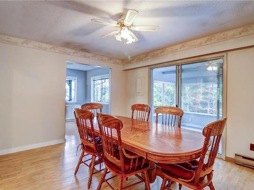 7662 Tozer Rd, Fanny Bay, BC - Indoor Photo Showing Dining Room