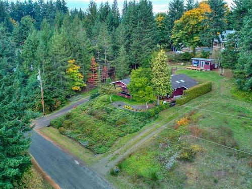 7662 Tozer Rd, Fanny Bay, BC - Outdoor