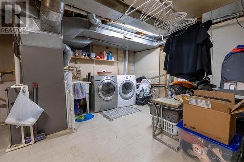 964 Princess Avenue, Sarnia, ON - Indoor Photo Showing Laundry Room