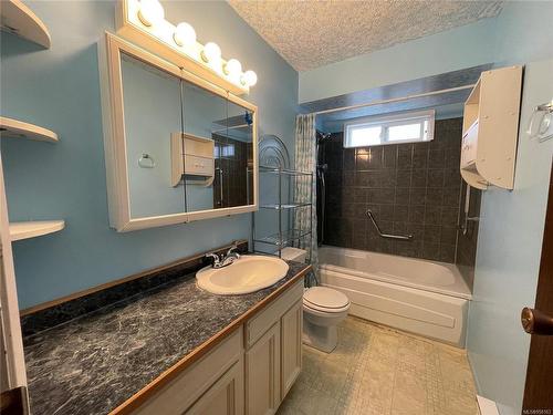 4826 Bruce St, Port Alberni, BC - Indoor Photo Showing Bathroom