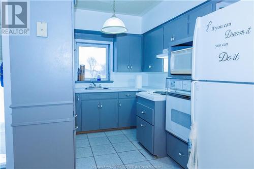 369 St-Pierre Est, Caraquet, NB - Indoor Photo Showing Kitchen