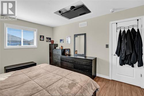 3106 Viola Crescent, Windsor, ON - Indoor Photo Showing Bedroom