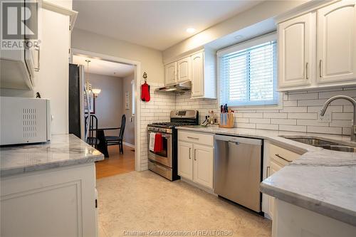6 Cumberland Crescent, Chatham, ON - Indoor Photo Showing Kitchen With Double Sink