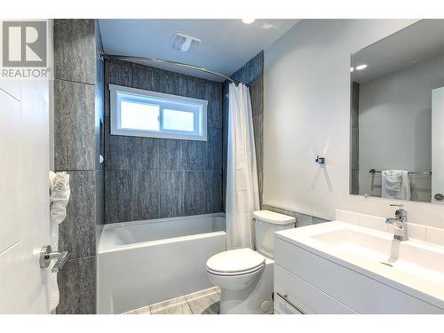 6824 Santiago Loop Unit# 168, Kelowna, BC - Indoor Photo Showing Bathroom