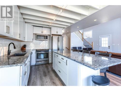 6824 Santiago Loop Unit# 168, Kelowna, BC - Indoor Photo Showing Kitchen With Upgraded Kitchen