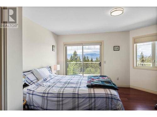 2735 Harvard Road, Kelowna, BC - Indoor Photo Showing Bedroom