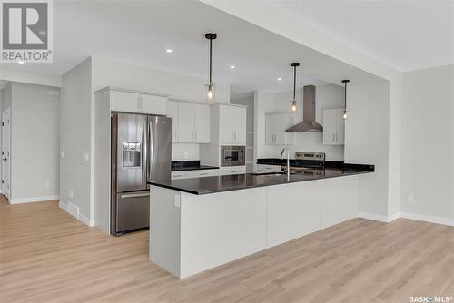 327 Dziadyk Bend, Saskatoon, SK - Indoor Photo Showing Kitchen With Upgraded Kitchen