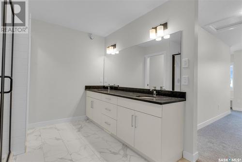 327 Dziadyk Bend, Saskatoon, SK - Indoor Photo Showing Bathroom