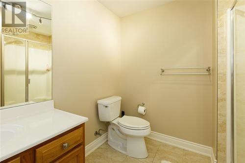 7096 Bonnie Doon Road, Plympton-Wyoming, ON - Indoor Photo Showing Bathroom