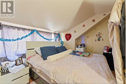 1021 Howard Avenue, Windsor, ON - Indoor Photo Showing Bedroom