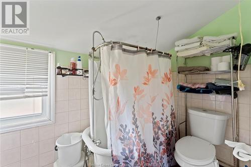 1021 Howard Avenue, Windsor, ON - Indoor Photo Showing Bathroom