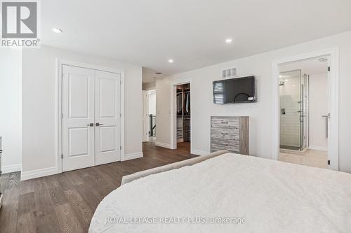 325 Ashbury Rd, Oakville, ON - Indoor Photo Showing Bedroom