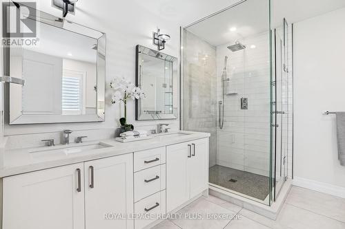 325 Ashbury Rd, Oakville, ON - Indoor Photo Showing Bathroom
