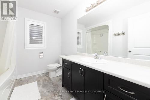 17 Narbonne Cres, Hamilton, ON - Indoor Photo Showing Bathroom