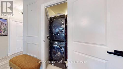 #226 -25 Kingsbridge Garden Circ, Mississauga, ON - Indoor Photo Showing Laundry Room