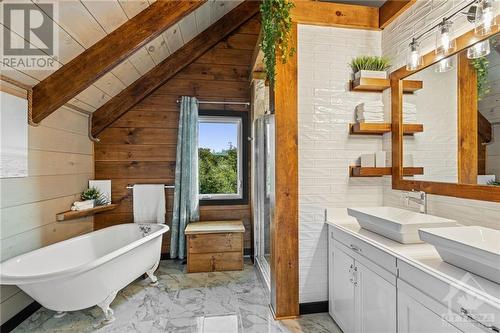 176 Collar Hill Road, Merrickville, ON - Indoor Photo Showing Bathroom