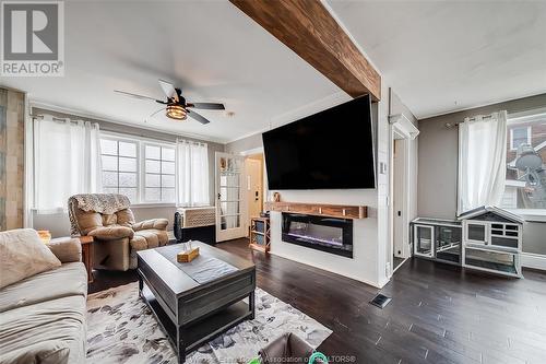 225 Thames Street, Chatham, ON - Indoor Photo Showing Living Room With Fireplace