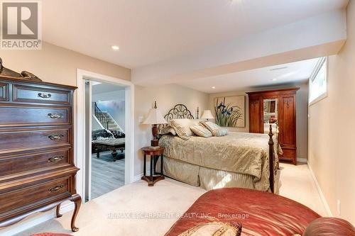 371 Strathcona Drive, Burlington, ON - Indoor Photo Showing Bedroom