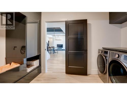 7080 Heron Road, Vernon, BC - Indoor Photo Showing Laundry Room