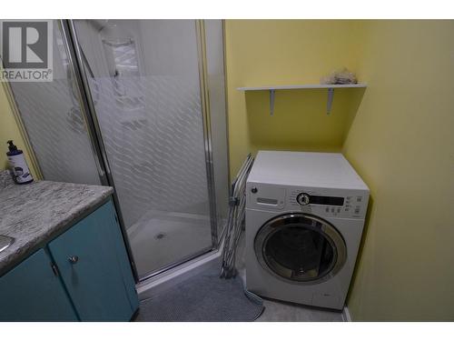 5867 Usk-Shannon Road, Terrace, BC - Indoor Photo Showing Laundry Room