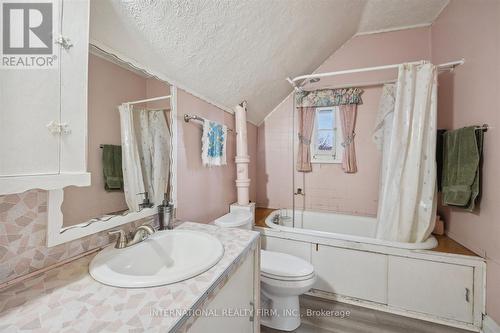 179 Centre Street S, Oshawa, ON - Indoor Photo Showing Bathroom