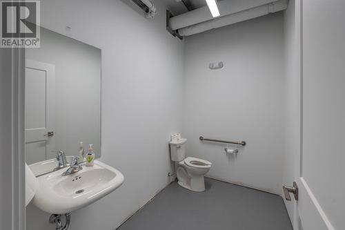 32 Empire Street Unit# 2, Osoyoos, BC - Indoor Photo Showing Bathroom