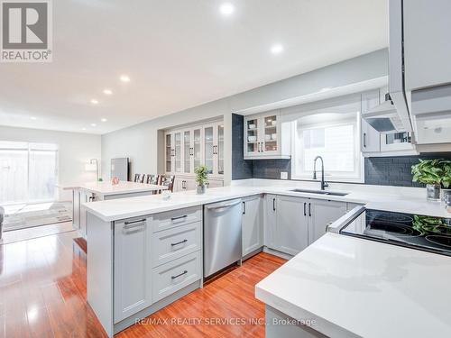 641 Canfield Pl, Shelburne, ON - Indoor Photo Showing Kitchen