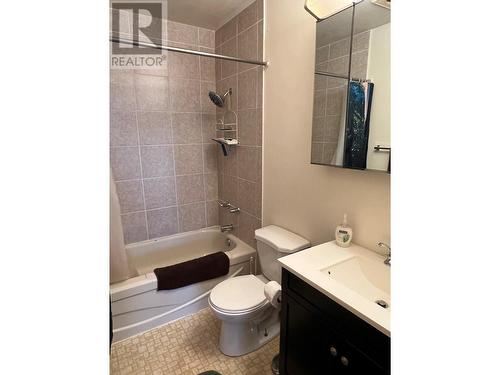 108 Spruce Avenue Unit# 116, Tumbler Ridge, BC - Indoor Photo Showing Bathroom