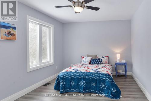 161 Sturgeon Glen Rd, Kawartha Lakes, ON - Indoor Photo Showing Bedroom