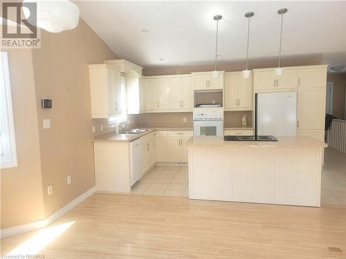 630 Skye Court, Kincardine, ON - Indoor Photo Showing Kitchen