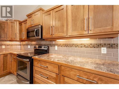 2174 Norris Avenue, Lumby, BC - Indoor Photo Showing Kitchen