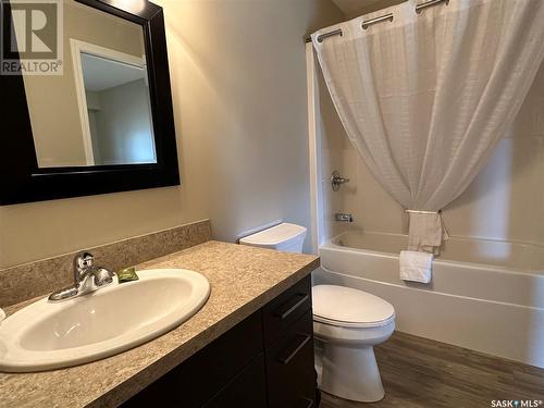 27 1250 Aaro Avenue, Elbow, SK - Indoor Photo Showing Bathroom