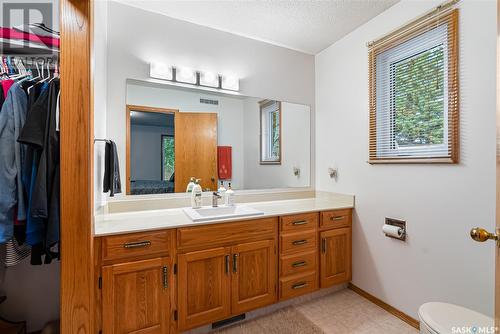 334 Nordstrum Road, Saskatoon, SK - Indoor Photo Showing Bathroom