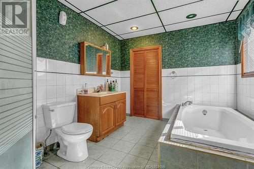 637 Cameron Avenue, Windsor, ON - Indoor Photo Showing Bathroom