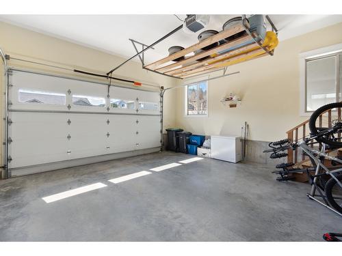 3713 Powell Road, Castlegar, BC - Indoor Photo Showing Garage