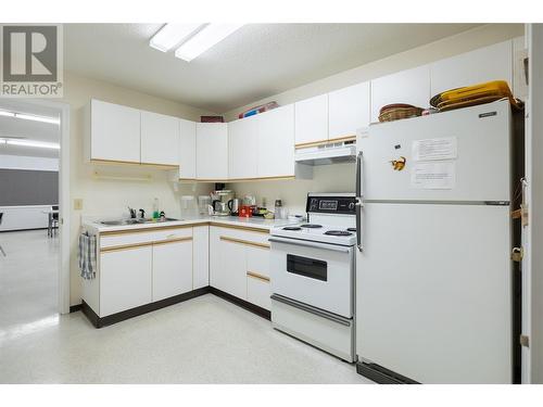 3900 27 Street Unit# 107, Vernon, BC - Indoor Photo Showing Kitchen With Double Sink