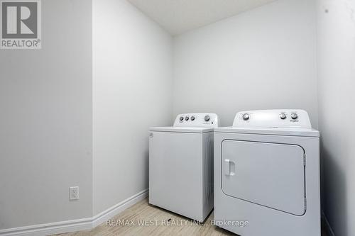 2958 Turner Crescent, London, ON - Indoor Photo Showing Laundry Room