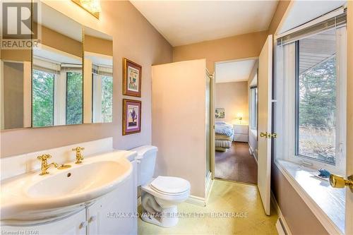 2036 Lakeshore Road, Sarnia, ON - Indoor Photo Showing Bathroom