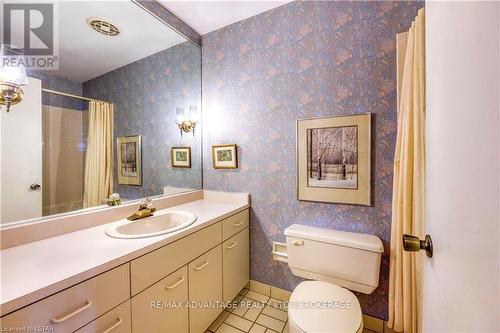 2036 Lakeshore Road, Sarnia, ON - Indoor Photo Showing Bathroom
