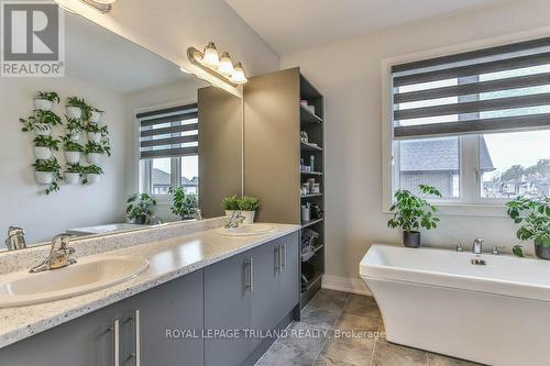 1104 Edinburgh Drive, Woodstock, ON - Indoor Photo Showing Bathroom