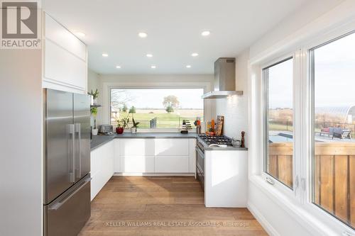 973 Alberton Rd S, Hamilton, ON - Indoor Photo Showing Kitchen With Upgraded Kitchen