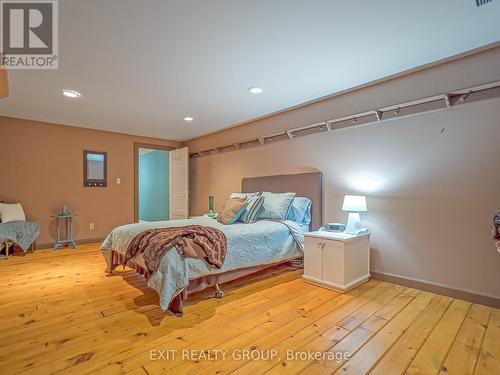 110 Barley Rd, Prince Edward County, ON - Indoor Photo Showing Bedroom
