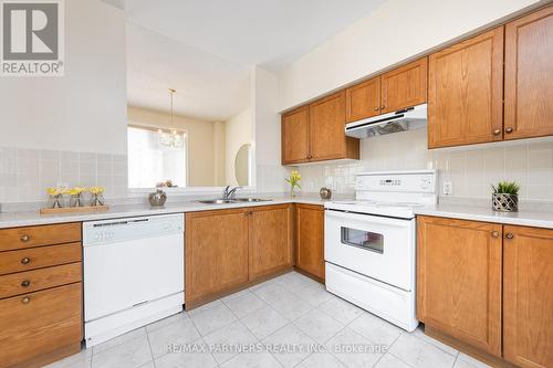 #Th11 -230 South Park Rd, Markham, ON - Indoor Photo Showing Kitchen With Double Sink