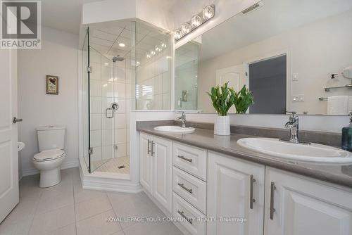 27 Robb Thompson Rd, East Gwillimbury, ON - Indoor Photo Showing Bathroom
