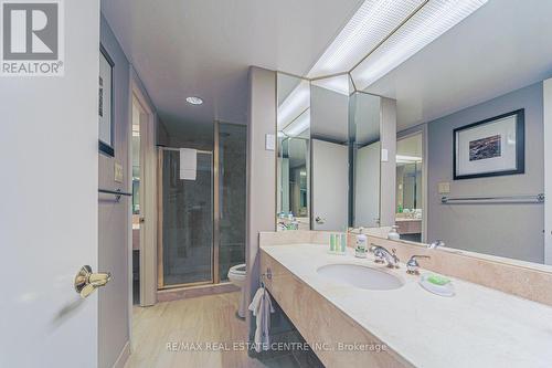2240 - 90 Highland Drive, Oro-Medonte, ON - Indoor Photo Showing Bathroom