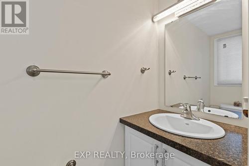 29 Stalbridge Ave, Brampton, ON - Indoor Photo Showing Bathroom
