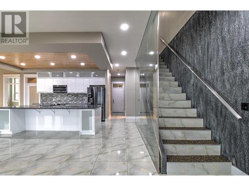 7509 Kennedy Lane, Vernon, BC - Indoor Photo Showing Kitchen With Upgraded Kitchen