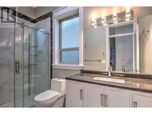 7509 Kennedy Lane, Vernon, BC - Indoor Photo Showing Bathroom
