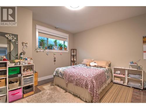 7509 Kennedy Lane, Vernon, BC - Indoor Photo Showing Bedroom