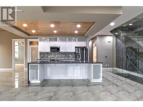 7509 Kennedy Lane, Vernon, BC - Indoor Photo Showing Kitchen With Upgraded Kitchen